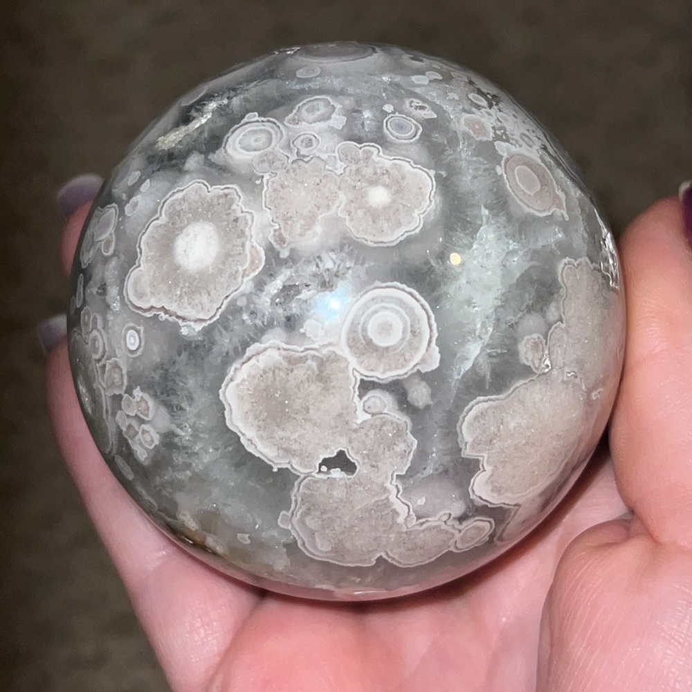 Pink amethyst & flower agate sphere - Picture 4 of 5